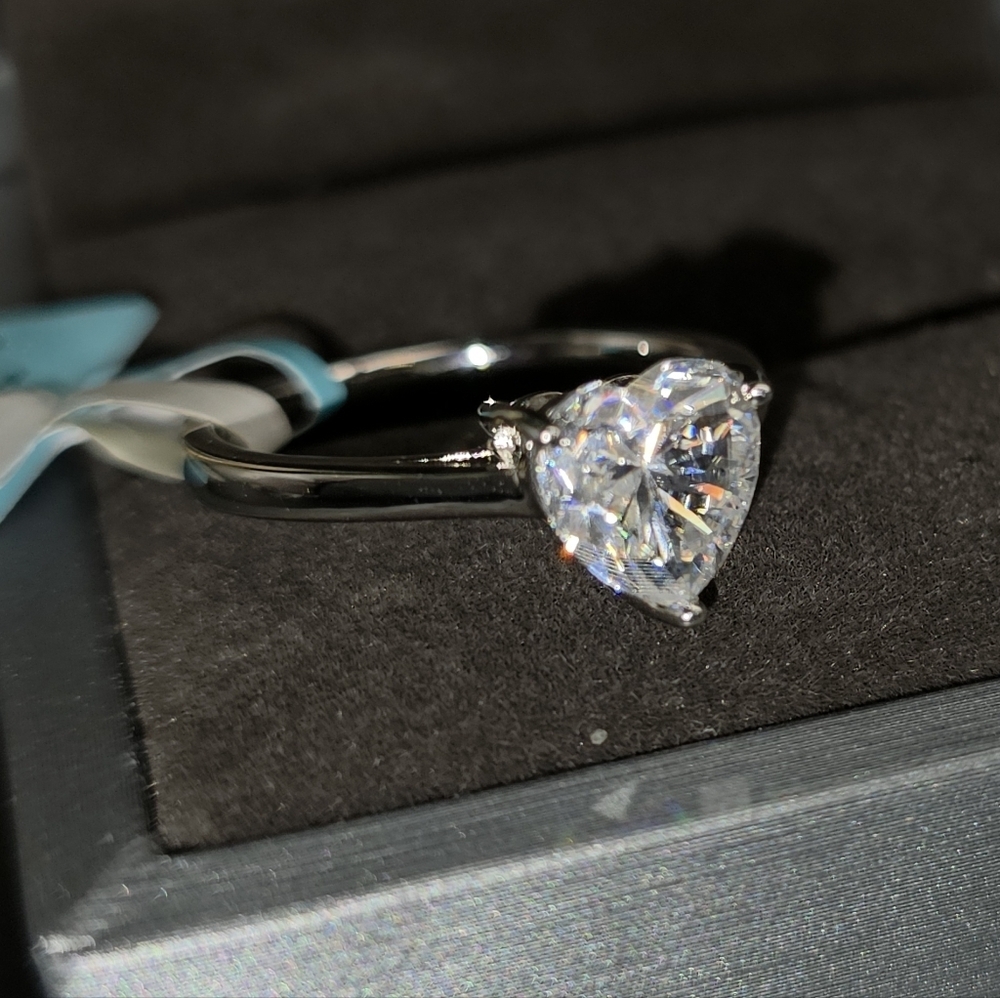 ✨ 2 CT Heart Cut Moissanite Ring – Sterling Silver S925 – Diamond Tested ✨